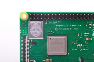 Raspberry Pi 3 B Shield 300x200 - Le Raspberry Pi 3 B+ est arrivé