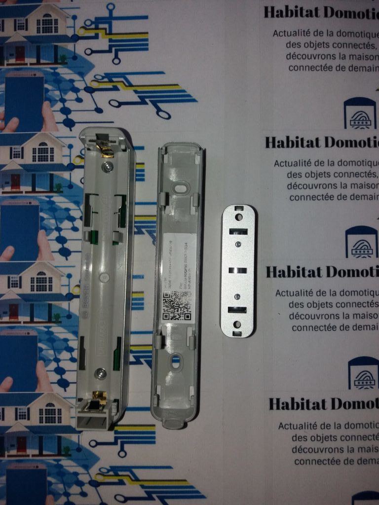 Détecteur douverture pres3 e1536773479990 768x1024 - Détecteur d'ouverture connecté Bosch Smart Home