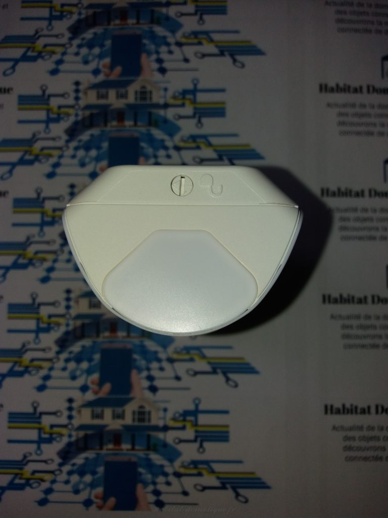 Détecteur de mouvement Bosch Smart Home détecteur de mouvement Bosch pres 04 768x1024 - Détecteur de mouvement Bosch Smart Home