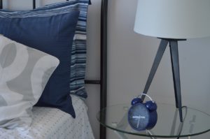 reveil 1539117026 300x199 - Reveil lampe